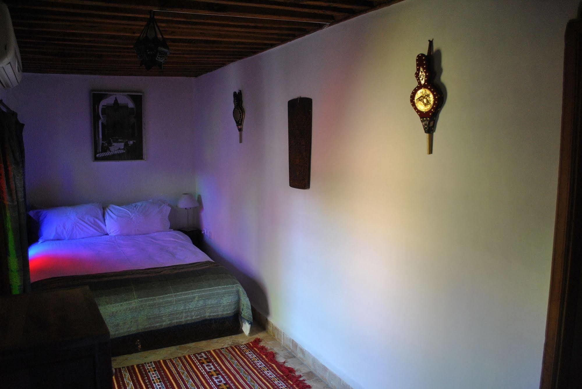 R'Mila Medina Fez Hotel Buitenkant foto