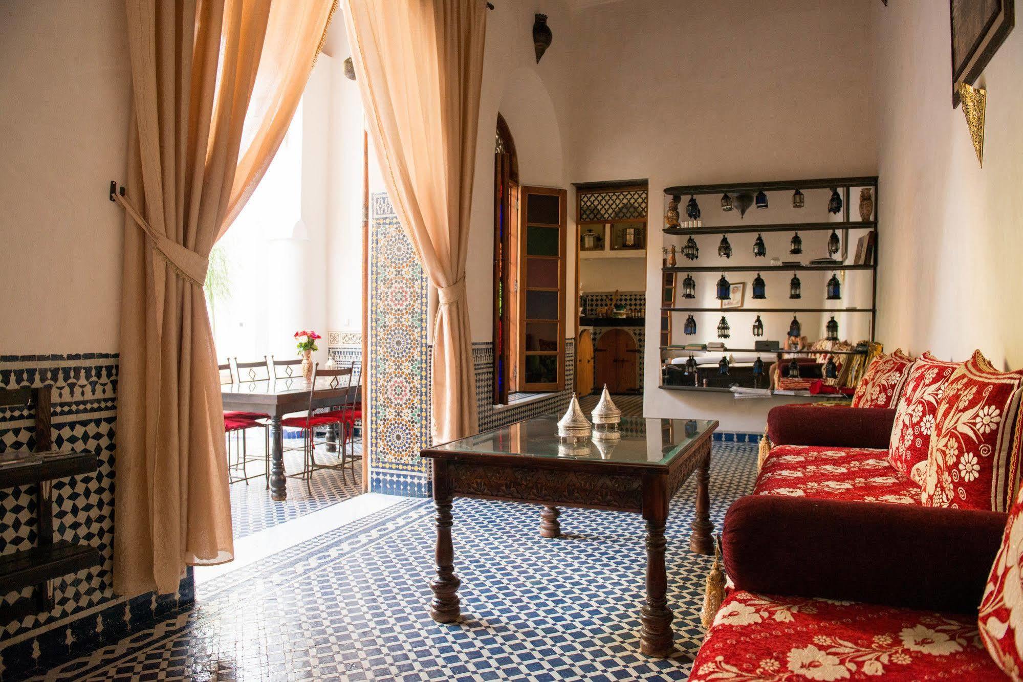 R'Mila Medina Fez Hotel Buitenkant foto