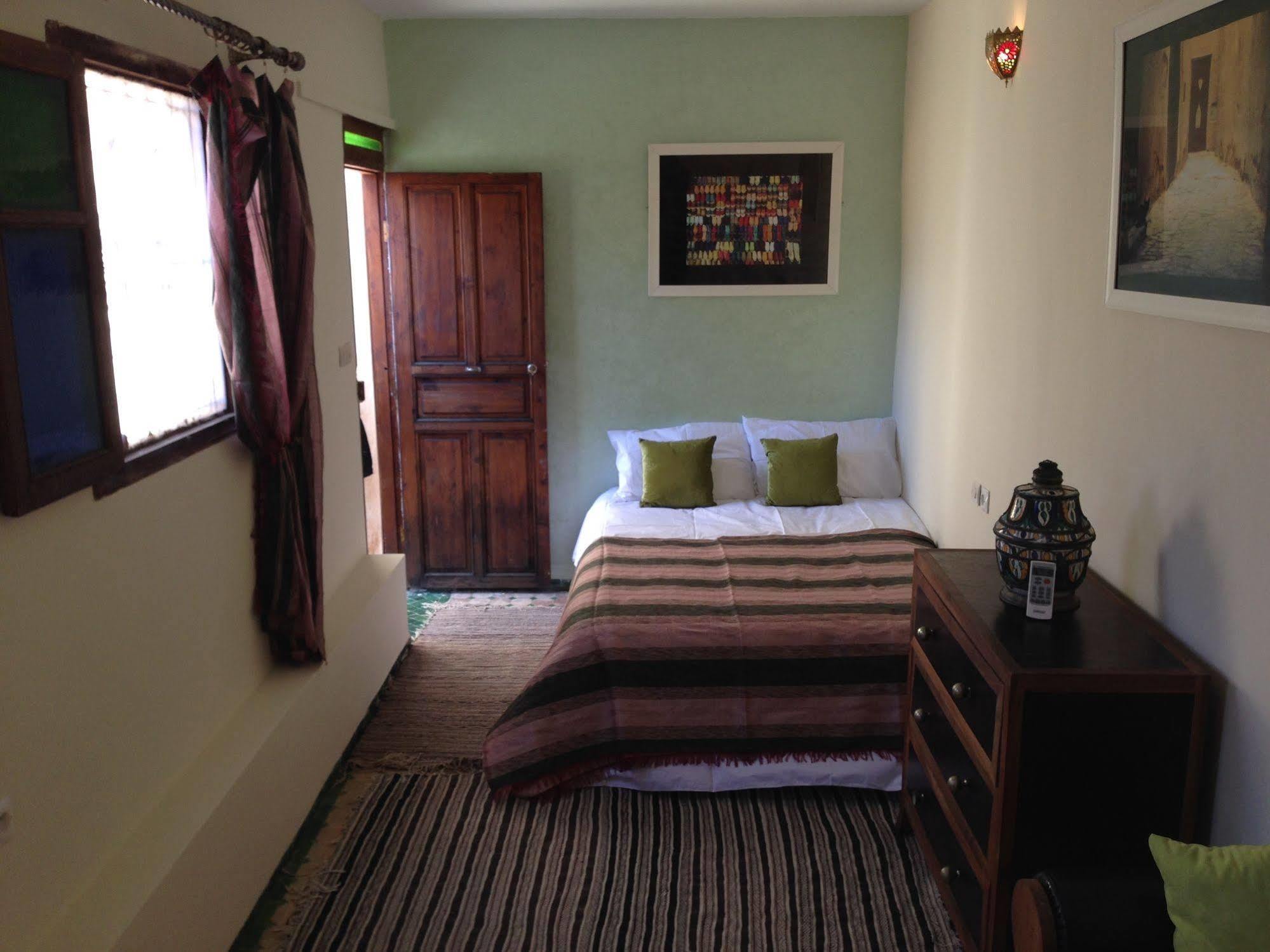 R'Mila Medina Fez Hotel Buitenkant foto
