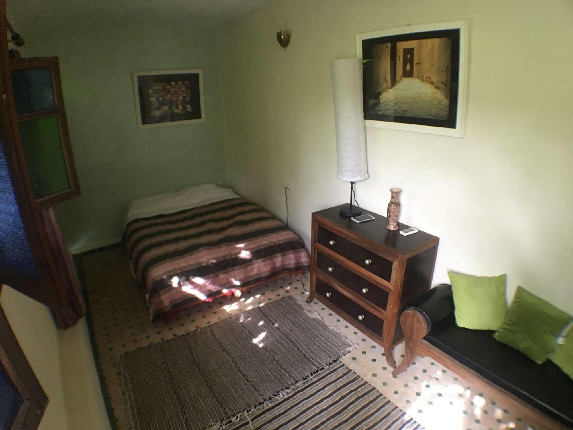 R'Mila Medina Fez Hotel Buitenkant foto