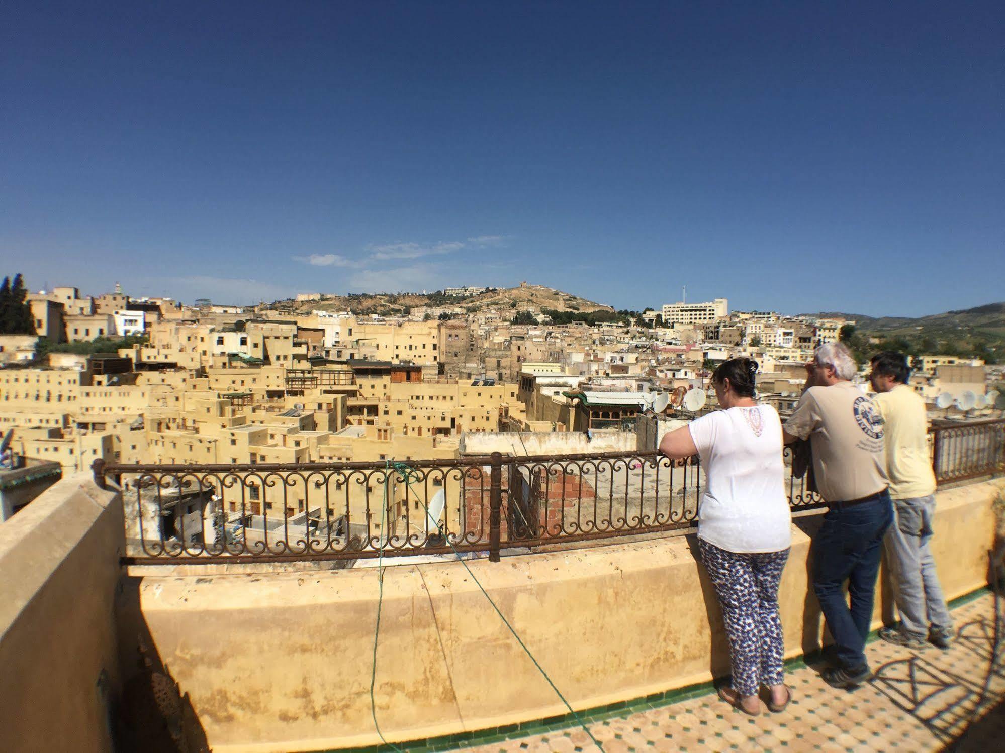 R'Mila Medina Fez Hotel Buitenkant foto