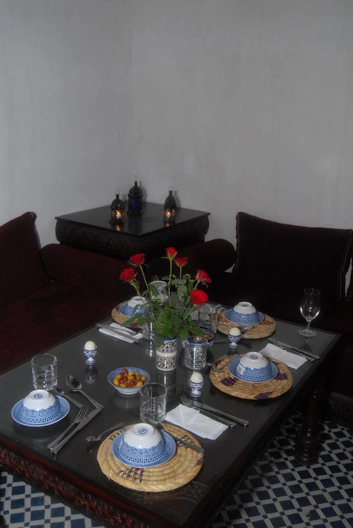 R'Mila Medina Fez Hotel Buitenkant foto