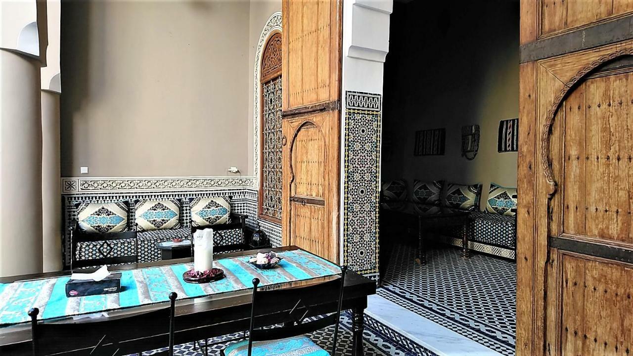 R'Mila Medina Fez Hotel Buitenkant foto