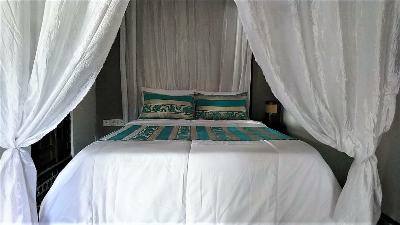 R'Mila Medina Fez Hotel Buitenkant foto