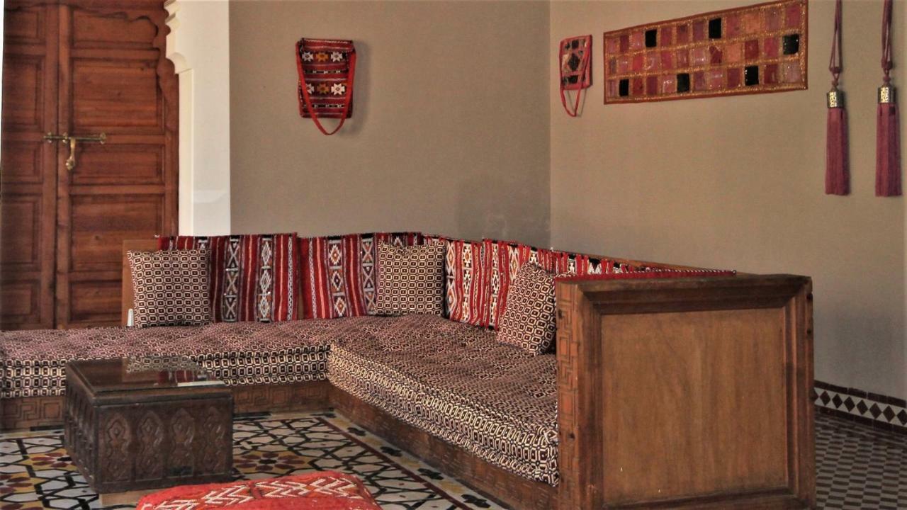 R'Mila Medina Fez Hotel Buitenkant foto