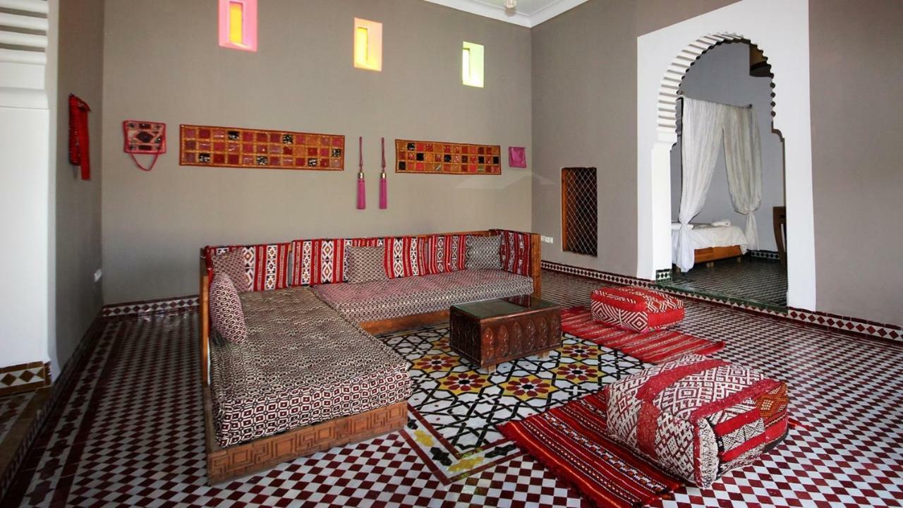 R'Mila Medina Fez Hotel Buitenkant foto