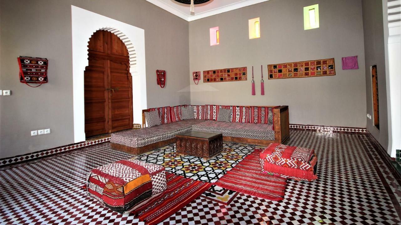 R'Mila Medina Fez Hotel Buitenkant foto