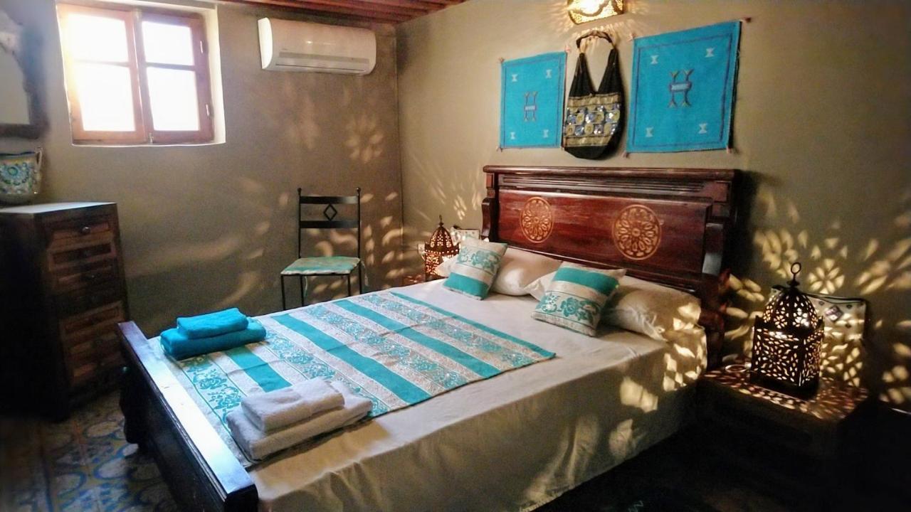 R'Mila Medina Fez Hotel Buitenkant foto